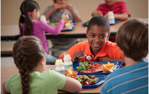 children eating lunch at school